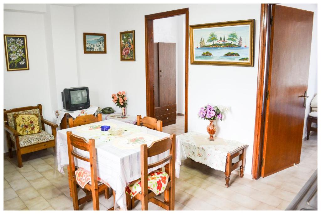 Blue Sky Apartments Karpathos Phòng bức ảnh